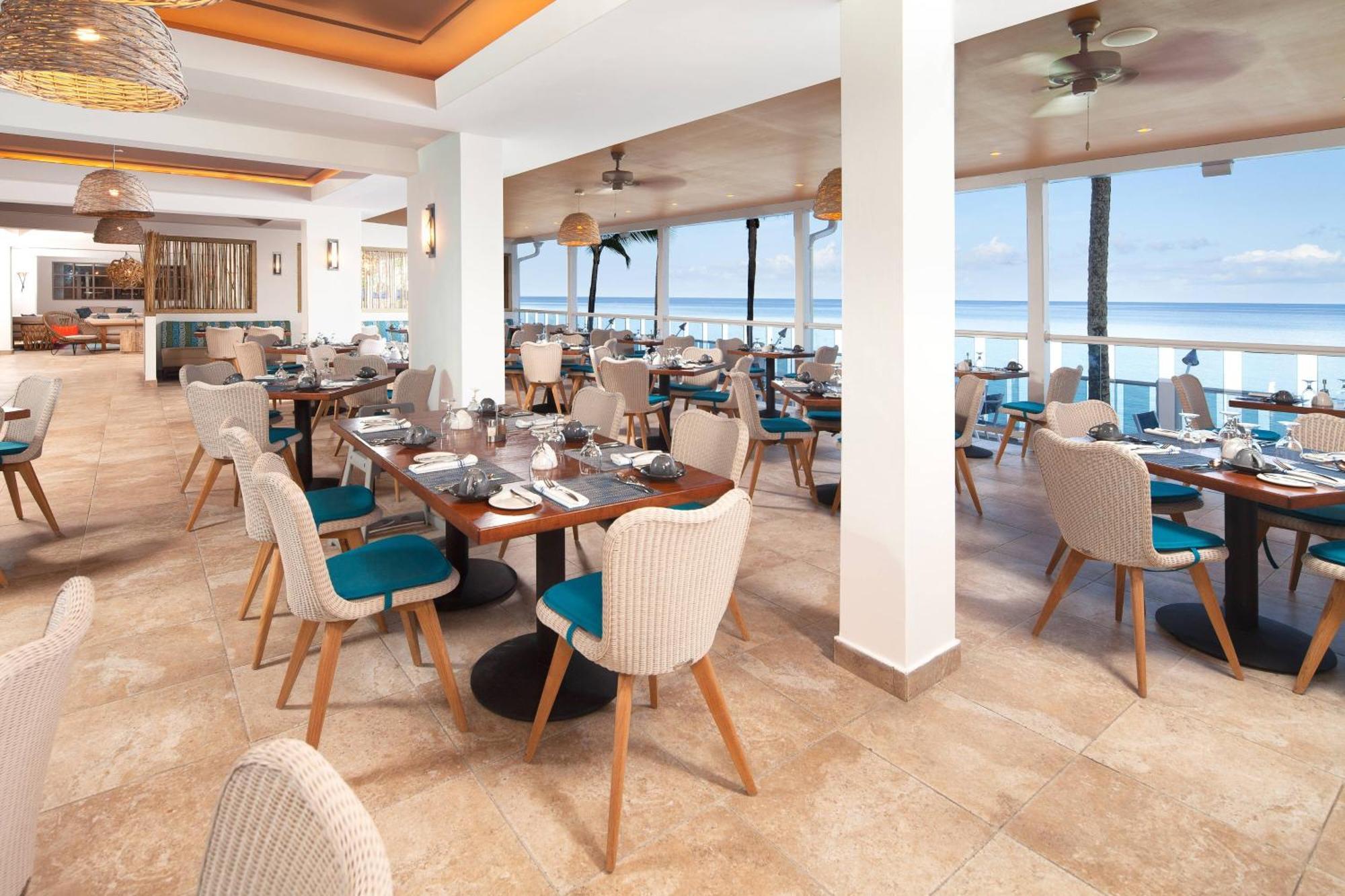 Waves Resort & Spa, Barbados, An Autograph Collection All-Inclusive Resort Saint James Bagian luar foto
