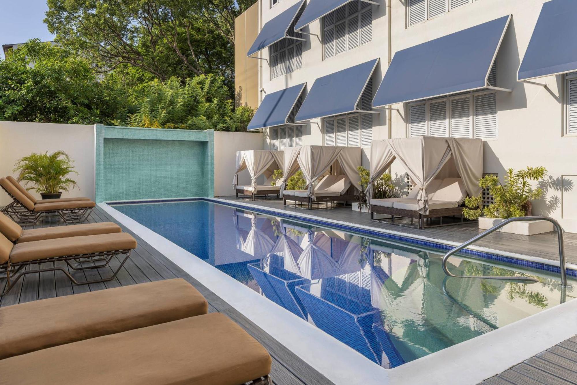 Waves Resort & Spa, Barbados, An Autograph Collection All-Inclusive Resort Saint James Bagian luar foto