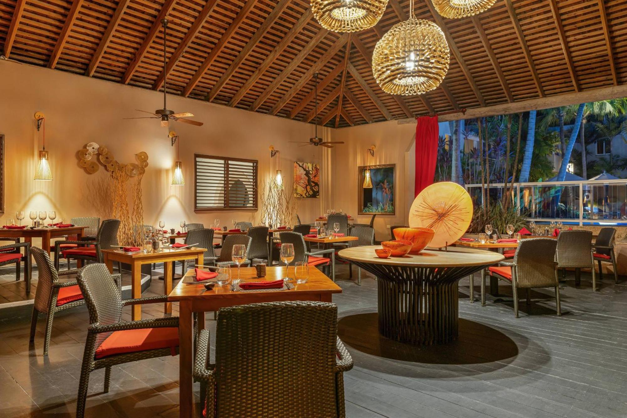 Waves Resort & Spa, Barbados, An Autograph Collection All-Inclusive Resort Saint James Bagian luar foto
